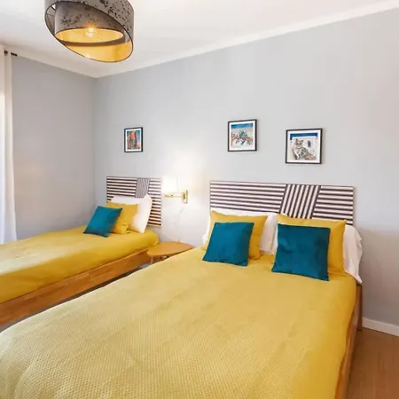 Modern 5 Mins Walking To The Santuary 아파트 파티마