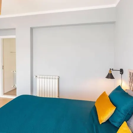 Modern 5 Mins Walking To The Santuary 아파트 파티마